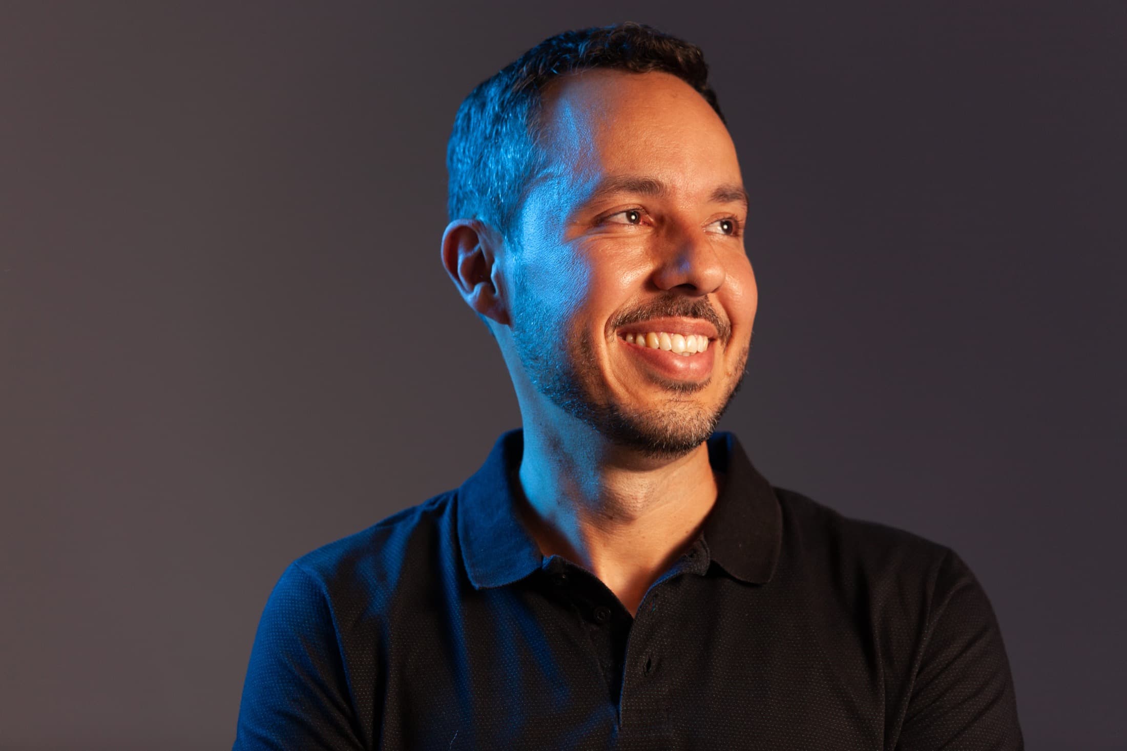 Retrato profissional de Gustavo Caetano